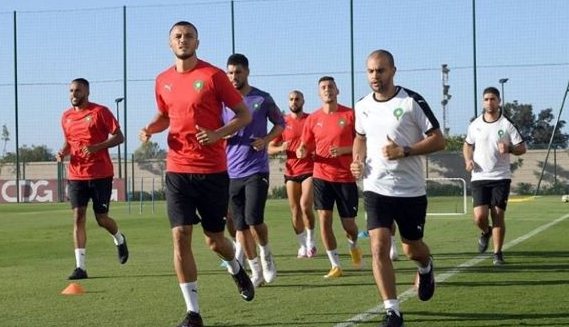  المنتخب الوطني يستعد لودية السنغال وفريق أياكس يرفض الترخيص للبيض ومزراوي