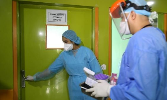  عداد كورونا يعود إلى الارتفاع بالمغرب… تسجيل 5415 إصابة جديدة و4235 حالة شفاء و82 وفاة