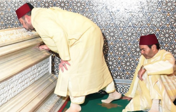  أمير المؤمنين يترحم على روح جلالة المغفور له الملك الحسن الثاني طيب الله ثراه