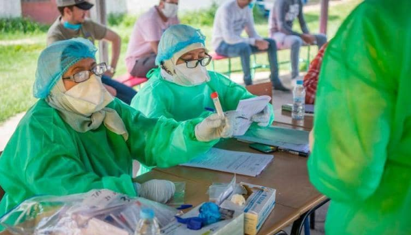  بفضل الالتزام الملكي.. جرعات اللقاح تصل إلى مختلف جهات المملكة في إطار المساواة بين أبناء الوطن الواحد