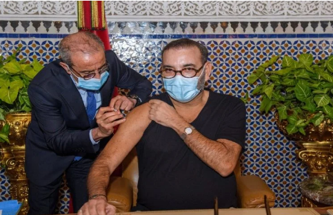  عاجل.. الملك يخضع للتلقيح ضد “كورونا”
