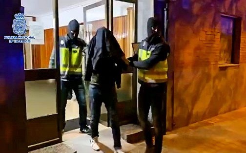  أول الغيث قطرة.. اعتقال عضو بـ“البوليساريو” حرض على ارتكاب أعمال إرهابية بالمغرب والدور قادم على آخرين