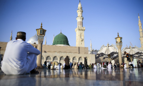  السعودية تعلن عن فتح المسجد النبوي الشريف لصلاة التراويح وفق الإجراءات الاحترازات