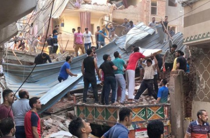  بعد فاجعة القطارين..عشرات القتلى في انهيار مبنى بمصر