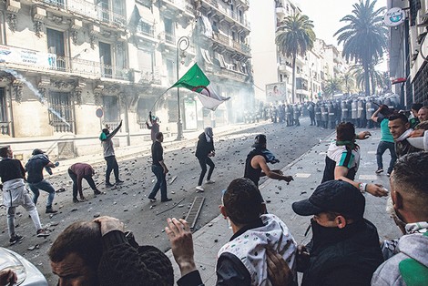  انتخابات الجزائر.. رفض مكثف يعكس غضب شعب غارق في البؤس