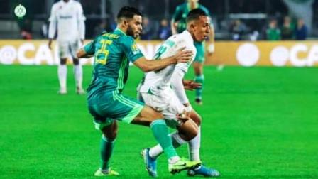  الرجاء ينتصر على شبيبة القبائل الجزائرية بـ(2-1) ويفوز بالكاف