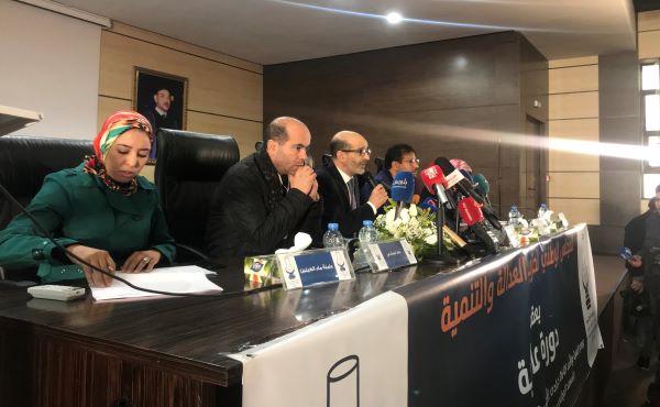  الجدل يحتد داخل البيجيدي وماء العينين تتحدث عن الانانية و”قلة الرجلة”