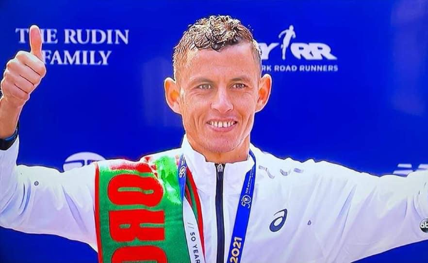 العداء المغربي محمد العربي يحل ثانياً في ماراطون نيويورك الدولي