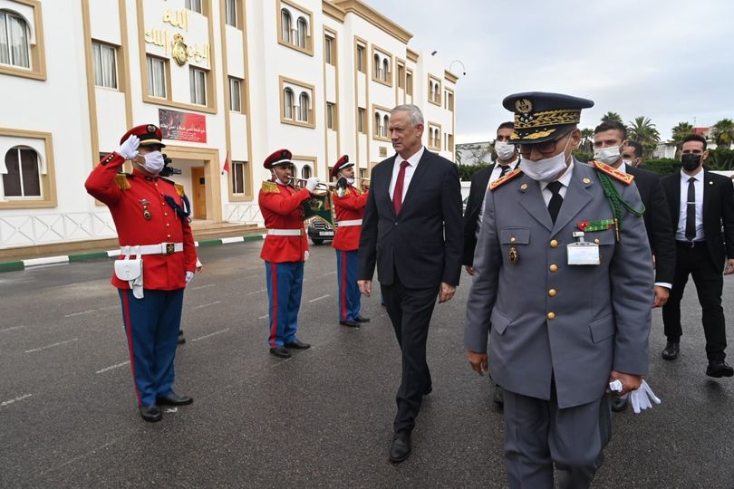  الجنرال دوكور دارمي الفاروق بلخير المفتش العام للقوات المسلحة الملكية و قائد المنطقة الجنوبية،  يستقبل السيد بيني گانتز وزير الدفاع الإسرائيلي بمقر قيادة أركان الحرب العامة للقوات المسلحة الملكية بالرباط.