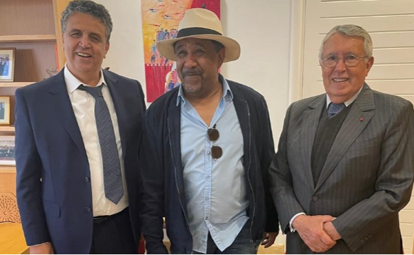  السلطات الجزائرية تمنع بث أغاني الشاب خالد بعد زيارته للمغرب