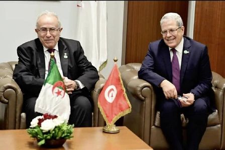  تونس ترتمي في أحضان العسكر لعرقلة عضوية المغرب بمجلس الأمن والسلم بالاتحاد الإفريقي