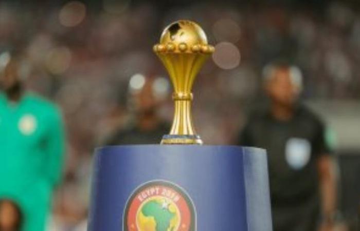  رئيس الكاف يحسم الجدل حول إقامة كأس الأمم الإفريقية في الكاميرون