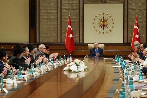  أردوغان يستقبل حاخامات ويخبرهم برغبته في بناء علاقات جيدة مع إسرائيل