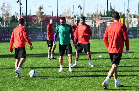  الكان..المنتخب الوطني يجري آخر حصة تدريبية قبل التوجه للكاميرون