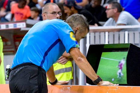  تقنية “الفار” حاضرة خلال لقاء المنتخب المغربي أمام الكونغو الديمقراطية