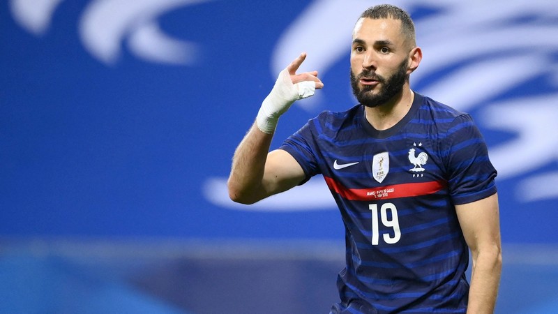  النجم الدولي كريم بنزيما يعلن نهاية مشواره مع المنتخب الفرنسي