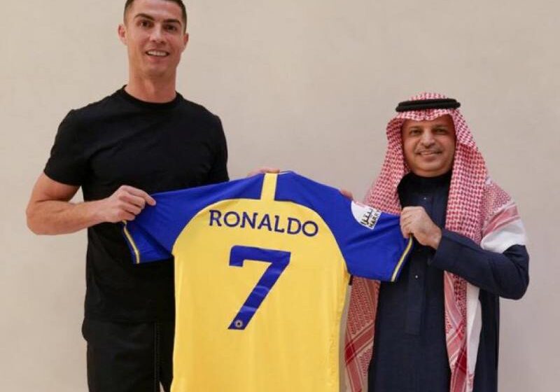  النجم البرتغالي كريستيانو رونالدو يجاور حمد الله في الدوري السعودي