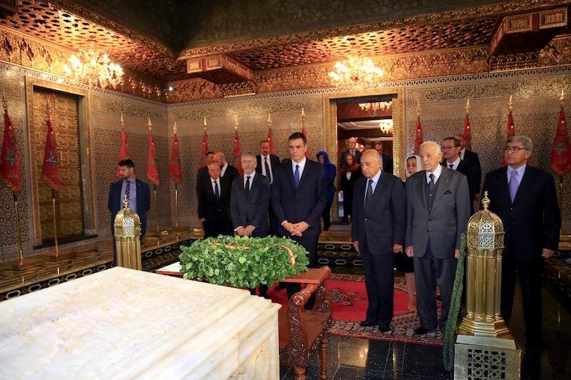  الرباط: رئيس الحكومة الاسبانية بيدرو سانشيز يزور ضريح محمد الخامس