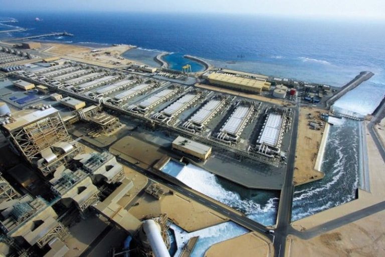  لحل الأزمة .. المغرب يلجأ إلى تحلية مزيد من مياه البحر