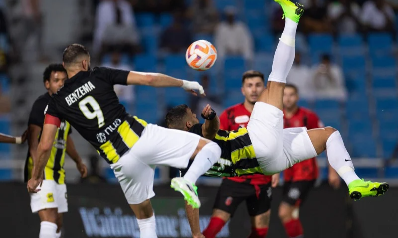  حمد الله يتصدر التهديف بالدوري السعودي