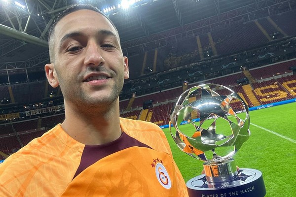  الساحر زياش يتوج بالدوري التركي مع غلطة سراي