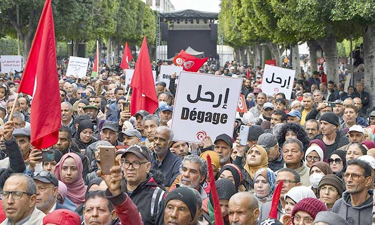  أحد أشد المعارضين لقيس سعيد.. الشرطة التونسية توقف محاميا آخر