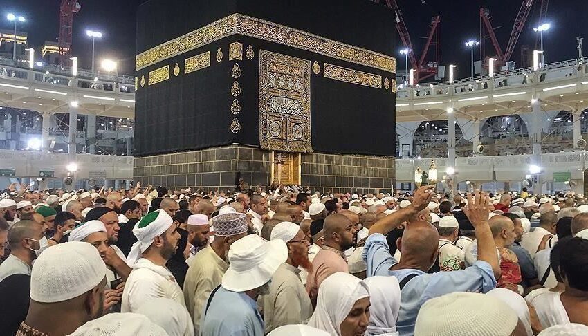  المتعجلون من الحجاج يبدؤون رمي الجمرات ويتوجهون لطواف الوداع