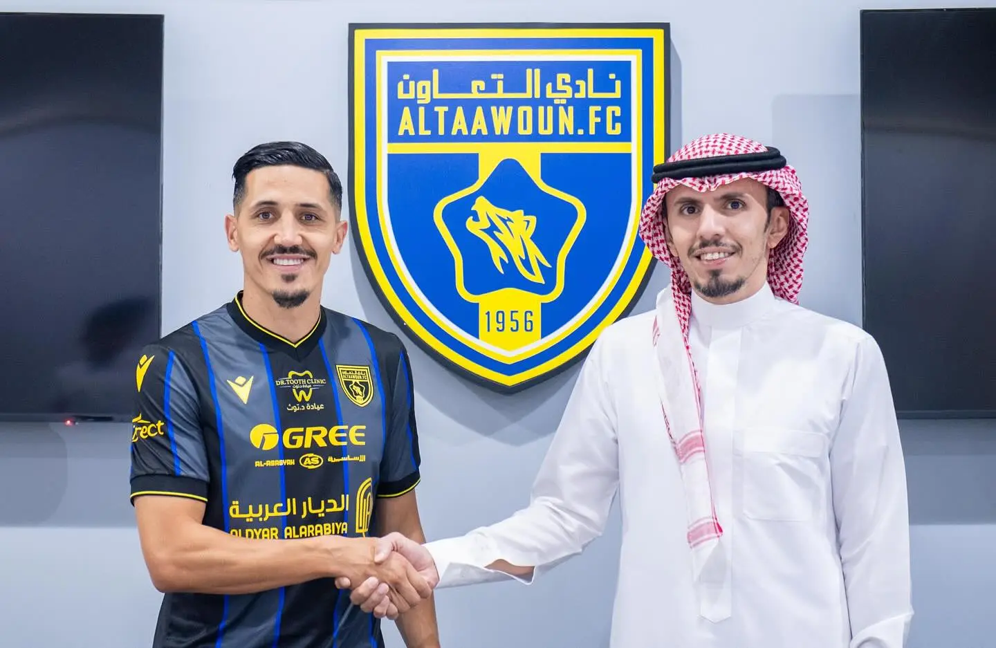  فيصل فجر ينضم رسميا إلى نادي التعاون السعودي في صفقة انتقال حر