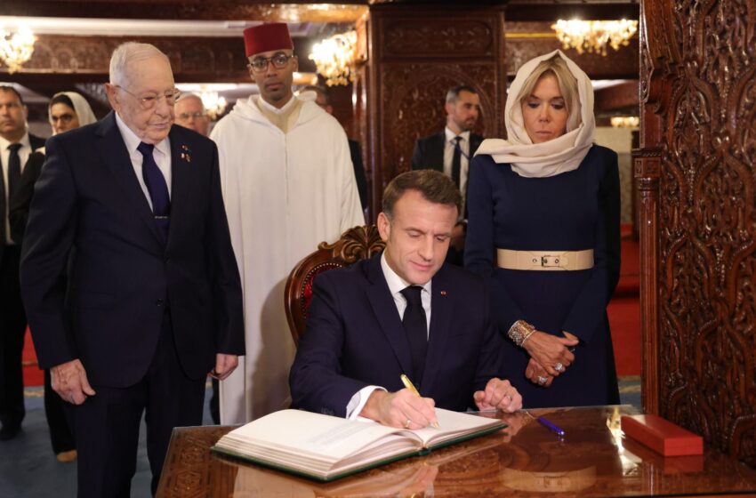  الرئيس الفرنسي السيد إيمانويل ماكرون وحرمه السيدة بريجيت ماكرون يزوران ضريح محمد الخامس
