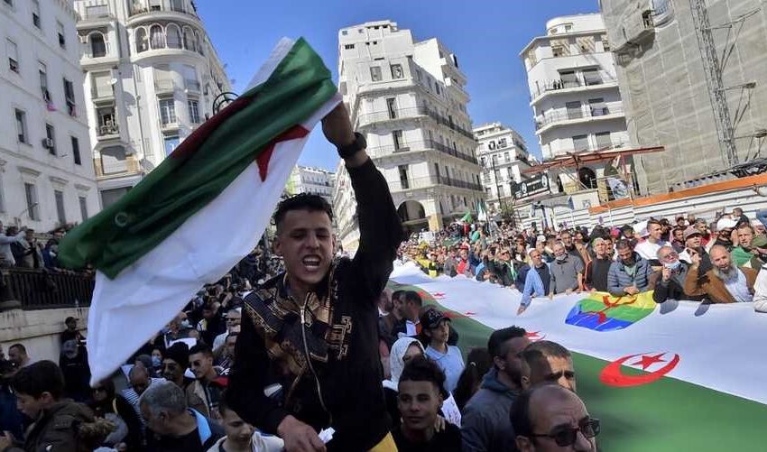  بلاد العالم الآخر: تجدد الاحتجاجات الشعبية المطالبة بإسقاط نظام العسكر!!