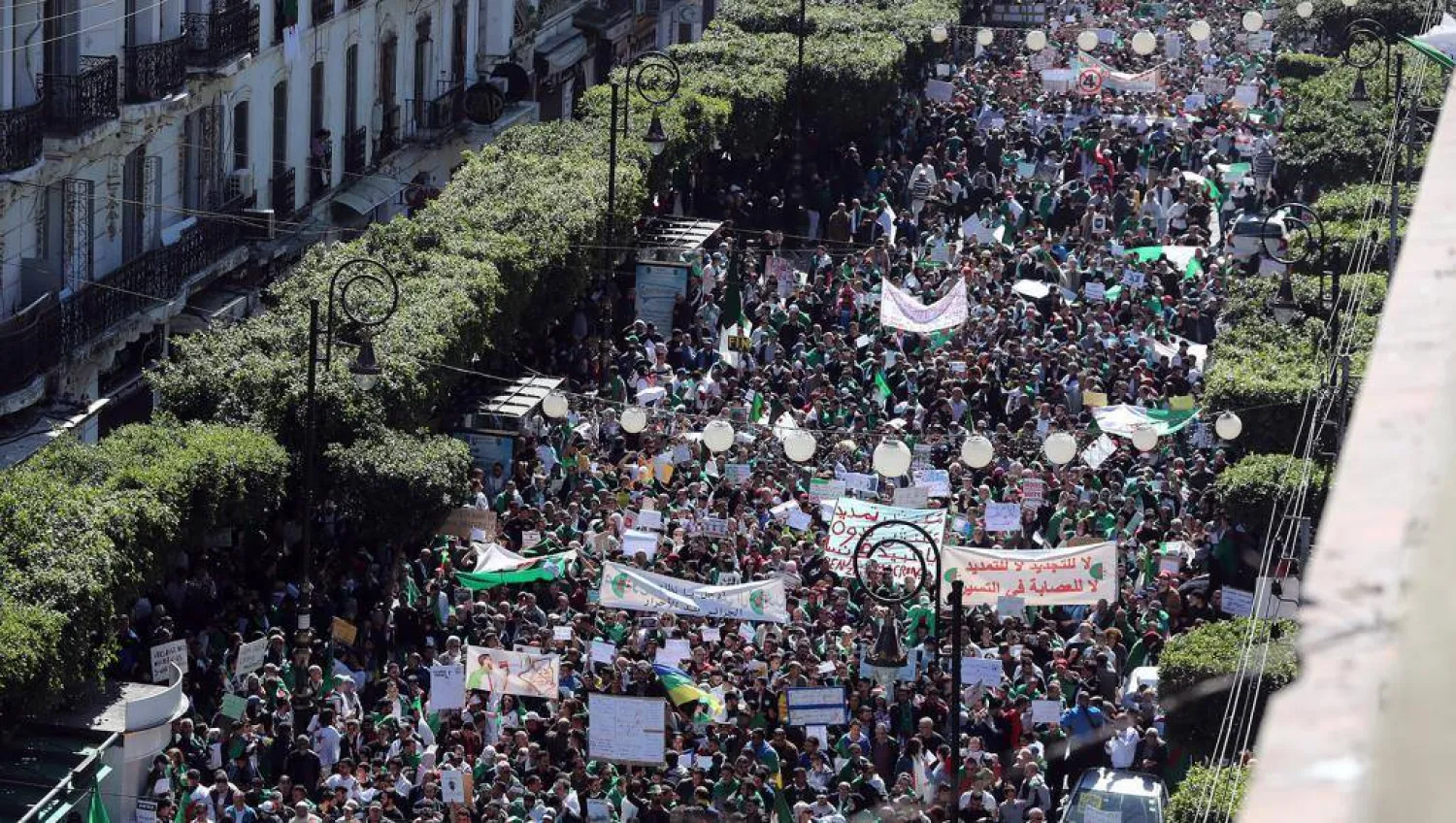  هاجس “الحراك الشعبي” يزعزع كيان عصابة الشر في باريس