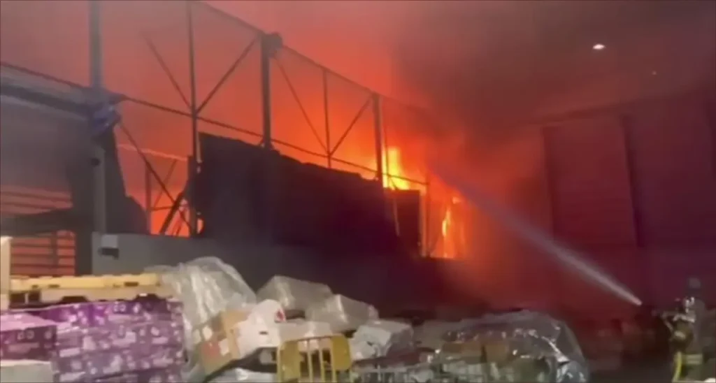  بالفيديو.. اندلاع حريق بمطار الدار البيضاء وفرق الإنقاذ تنجح في إخماده