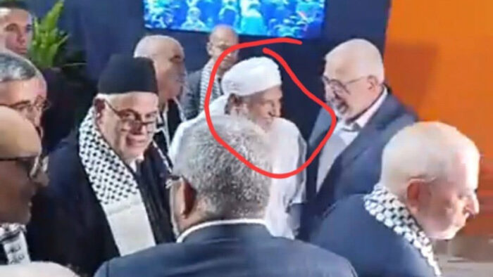  فضيحة في مؤتمر البيجيدي.. بنكيران يستضيف متطرفا موريتانيا يعادي الوحدة الترابية للمغرب ويدعم البوليساريو