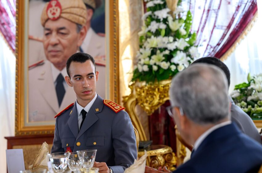  مولاي الحسن يترأس مأدبة غداء أقامها جلالة الملك في ذكرى تأسيس القوات المسلحة الملكية