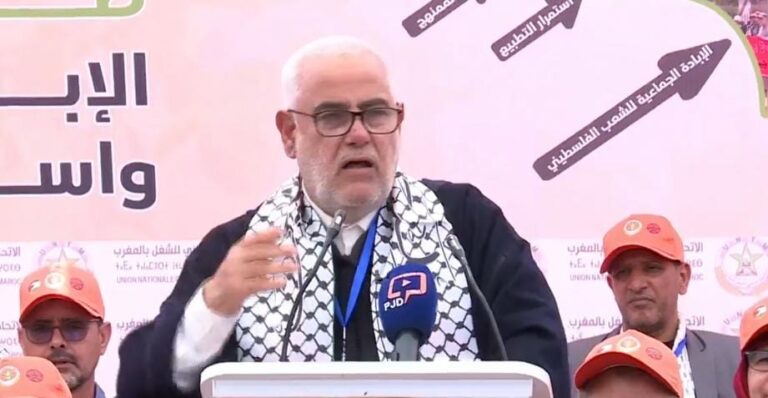  زعيم سياسي أم ناشط فايسبوكي؟ بنكيران يسب مواطنين ويتطاول على الدولة!