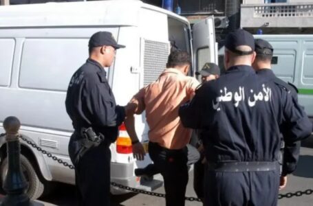 فضيحة مالية تهز الجزائر: شقيقان يواجهان 15 سنة سجناً بتهم تهريب أموال وتبييضها وسط تواطؤ مؤسساتي
