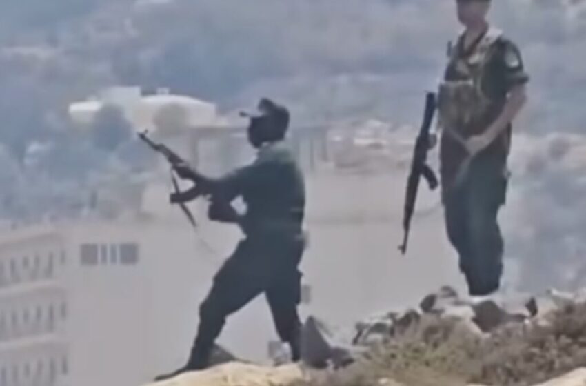  ثلاثة شبان جزائريين يعبرون البحر سباحة من السعيدية نحو وطنهم.. وتدخل مغربي عاجل ينقذهم من رصاص الجيش الجزائري